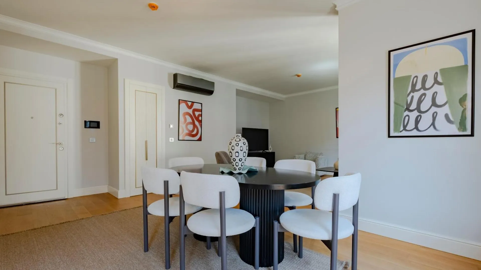 Spacious Duplex Apartment With 3 Bedrooms And 2 Bathrooms Istanbul