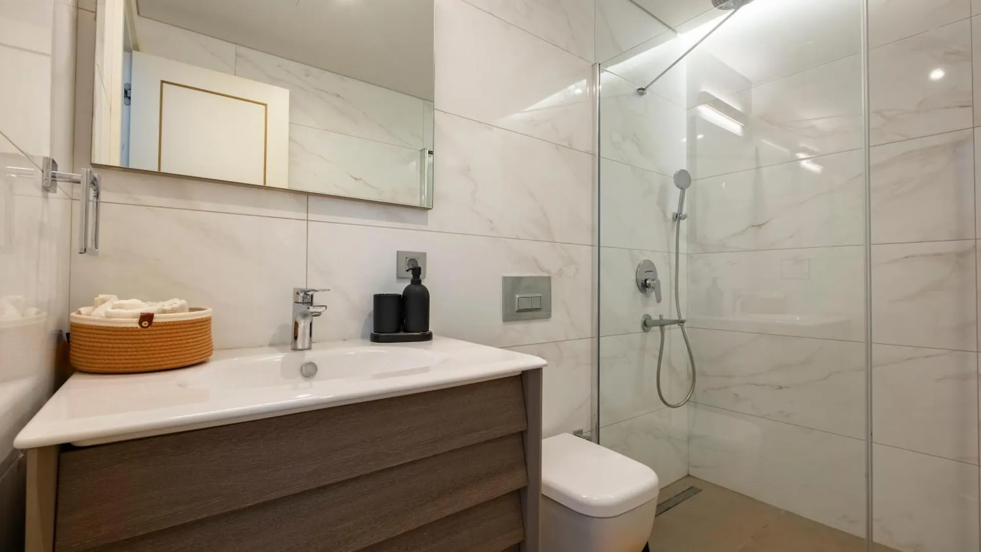 Spacious Duplex Apartment With 3 Bedrooms And 2 Bathrooms Istanbul