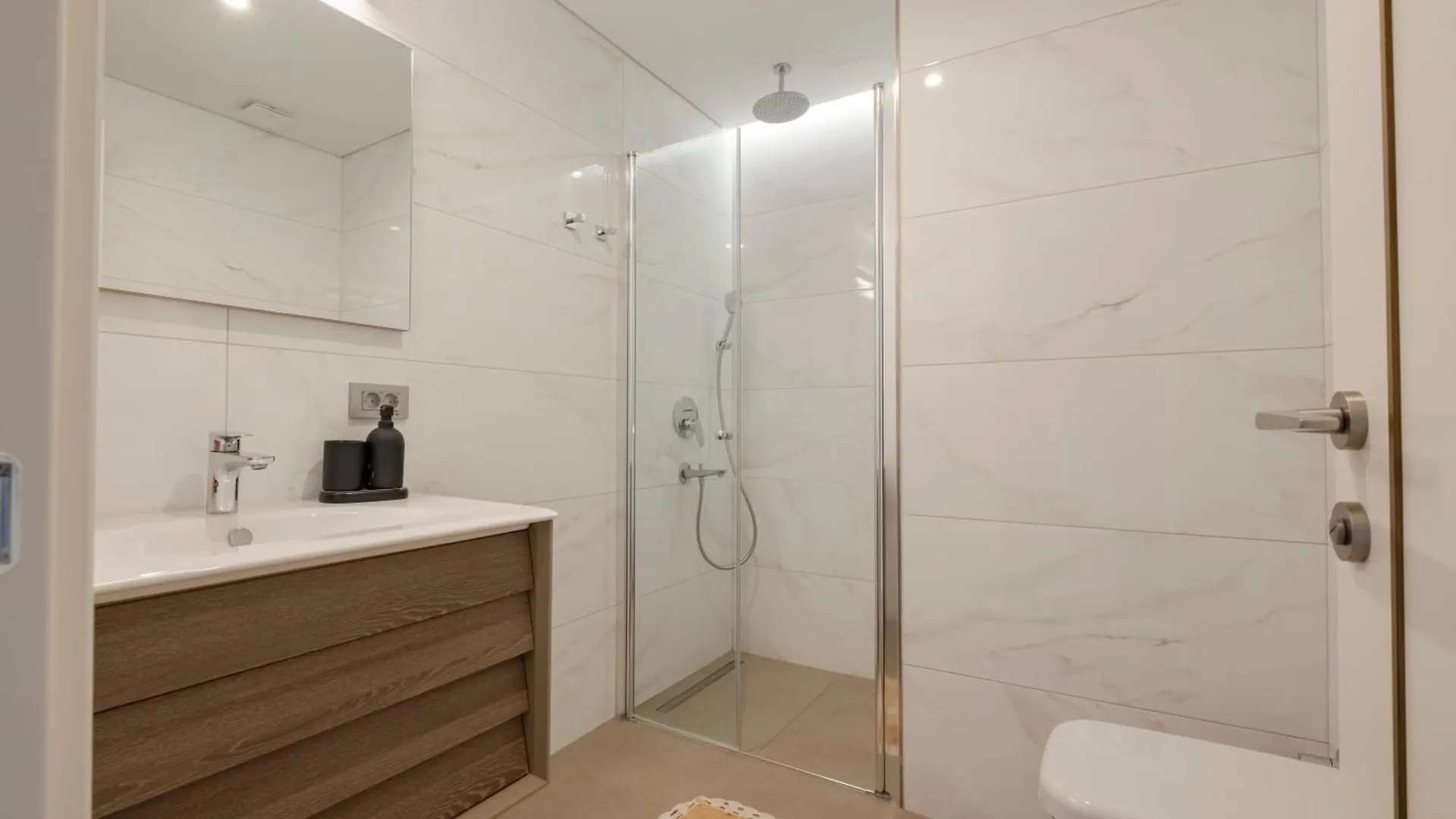 Spacious Duplex Apartment With 3 Bedrooms And 2 Bathrooms Istanbul