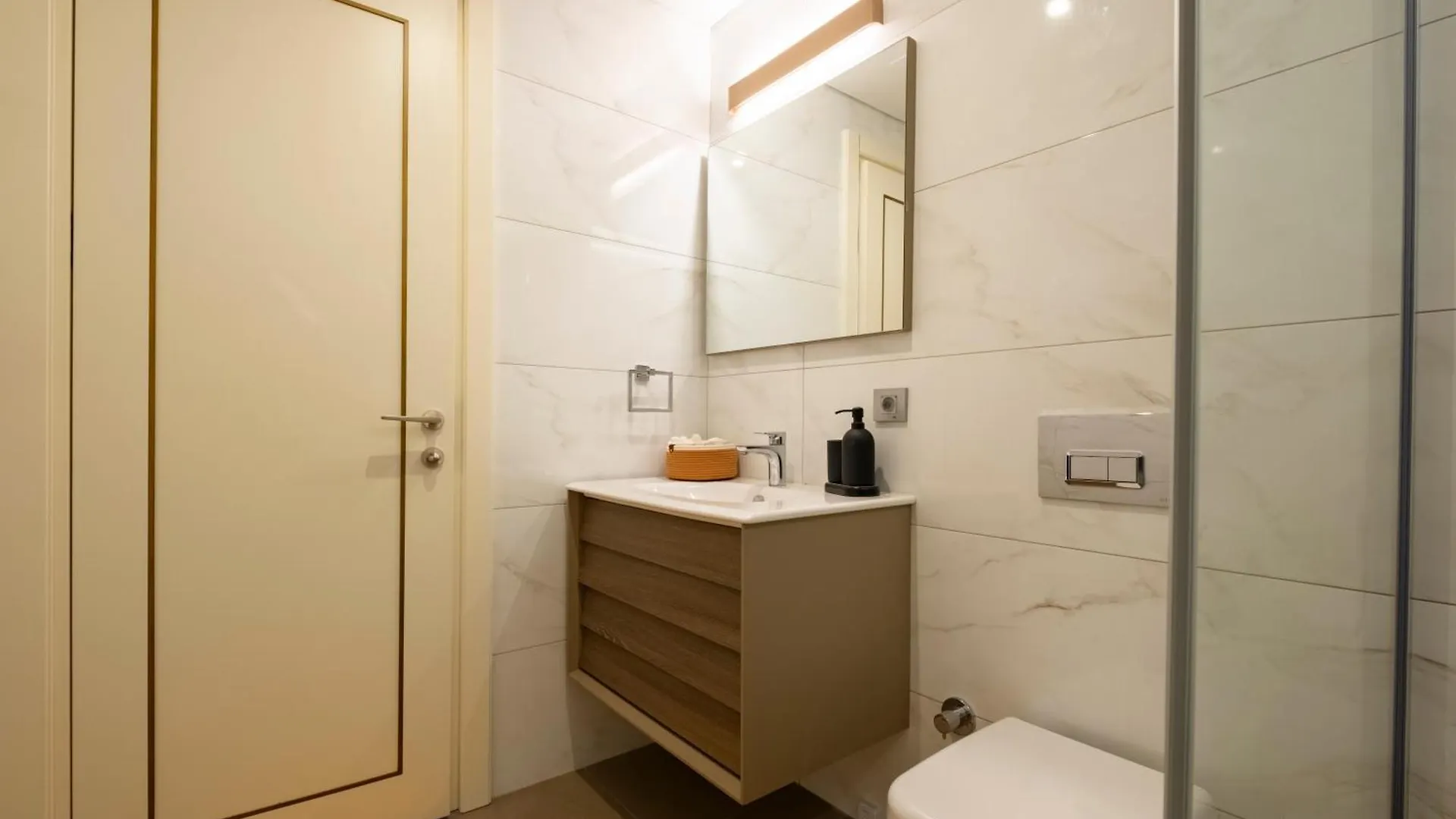 Spacious Duplex Apartment With 3 Bedrooms And 2 Bathrooms Istanbul